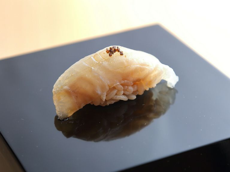 寿しの一貫めはコレに決まり!『ヒラメのにぎり』