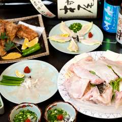 三年とらふぐをさまざまな料理で味わうことができる『あじ平　上コース』（写真は2人前）