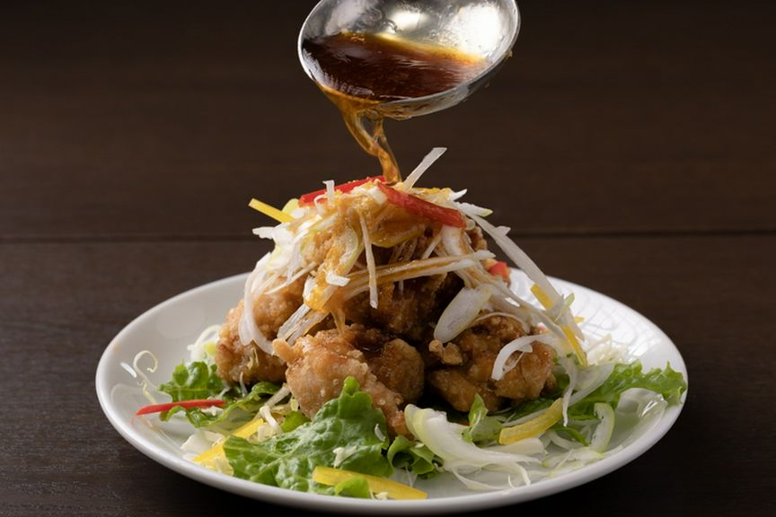 ジューシーな地元産阿波どりの旨みがほとばしる『特製 油淋鶏』