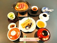 海老と季節野菜の天ぷら盛合せ、和牛ロース朴葉みそ焼き
茶碗蒸し、ごはん、香の物、お吸い物

食後のデザートと珈琲セットはプラス３００円(税込）