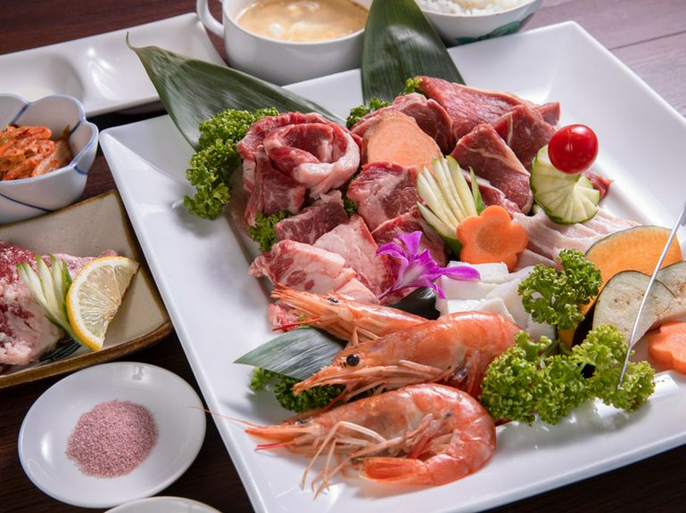 ヘルシーロースターで楽しむ焼肉ブッフェ