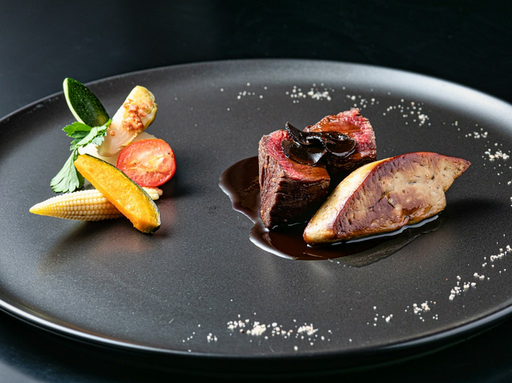 『牛フィレ肉のグリル　マディラソース』