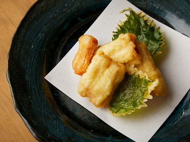 旬の食材を使った料理でゲストをおもてなし