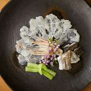 鱧を生でいただく京都でも珍しい一品、料理人の技が冴えわたる感動の味わい『鱧造り』