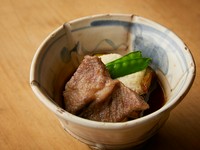 移り変わる京の四季...見た目にも美しい盛り付けと繊細な味付けのお料理をコース仕立てでお楽しみください