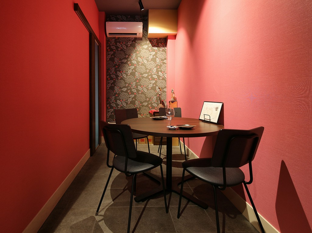 接待や会食などのビジネスシーンにオススメ。ワンランク上の空間