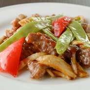 柔らかいヒレ肉をオイスターソースで味わう『牛ひれ肉のオイスターソース炒め』　