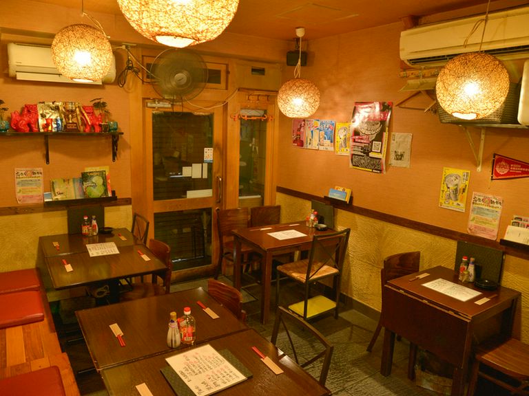 店内は最大24人収容。ちょっとした希望の宴会も可能