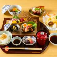 コース仕立てで提供される『贅沢ランチ』。日本の四季を優美な料理で見事に表現