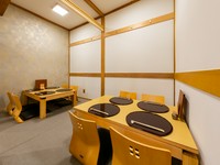 メインは国産牛フィレ肉の網焼きを含む全7品
お手軽な価格でコースをお楽しみ下さい。