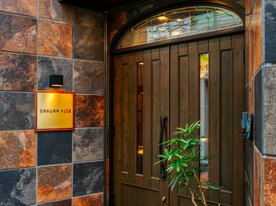  「清潔感あふれる店内で大人カジュアルな女子会を」