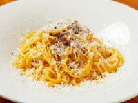 濃厚かつさっぱり系のソースがパスタに絡む『生クリームを使わないカルボナーラ』