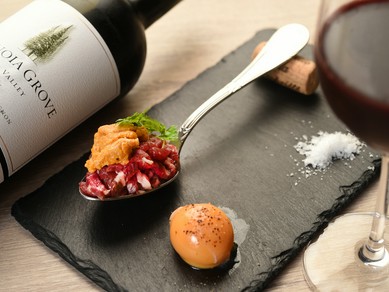 特別な記念日にこだわりの料理とワインを