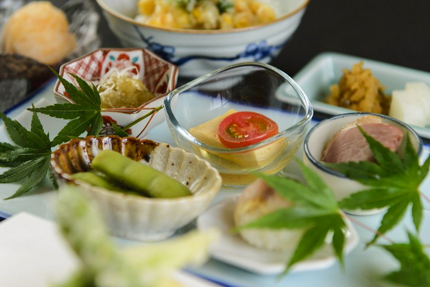 多彩な四季の逸品を織り交ぜたコース