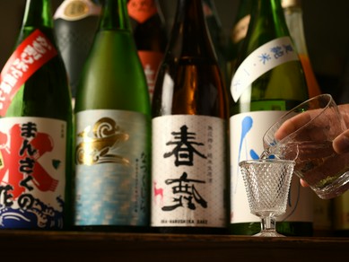 料理に合わせてセレクトされた、季節替わりの日本酒