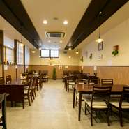 広々とした清潔な店内