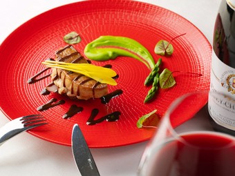 フランス産フォアグラとリードヴォー、鴨のミルフィーユ仕立て