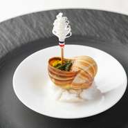 ANAクラウンプラザ在職時からの中原シェフの料理を代表する人気の一品。