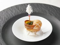 ANAクラウンプラザ在職時からの中原シェフの料理を代表する人気の一品。