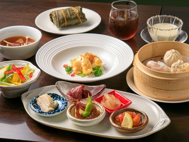 洗練された空間で、食事や会話を心ゆくまで堪能