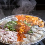 旬のお造りを豪華に7～8種盛り込んだ贅沢な盛り合わせ。