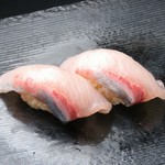 ほどよい食感と上質な旨みが人気のにぎり。