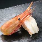 大きなボタン海老。ねっとり甘さがうまい