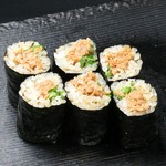 納豆とネギを巻き込んだ細巻き。納豆好きにはたまりません。