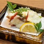 海老をはじめ海鮮と野菜が入った盛り合わせ。