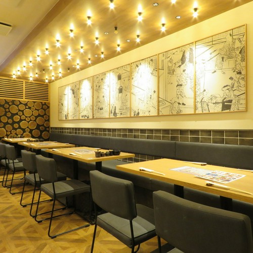 カジュアルな雰囲気の中、気さくに食事を味わえる