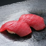 マグロの赤身。さっぱりと味わいの中に旨みがあります。