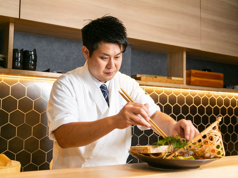 先輩料理人に憧れ、この道へ。日々研鑽を重ねる