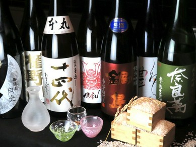 季節の日本酒やプレミアの日本酒も常備