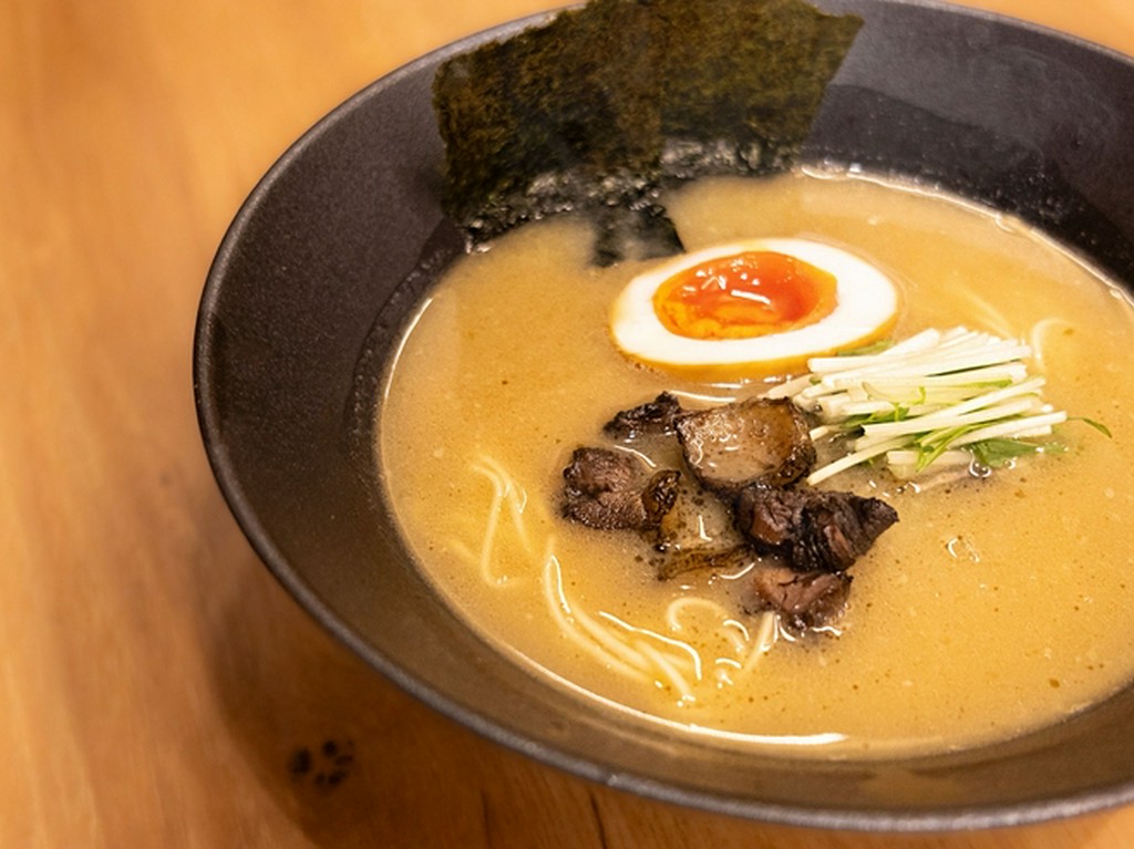 夜鳴き鶏白湯そば