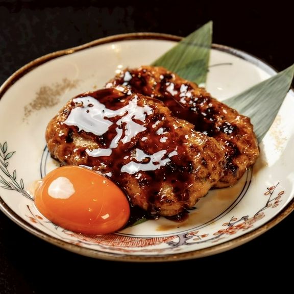 地鶏 大判つくね ~卵黄添え~