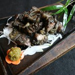 新鮮だからこそ味わえる刺身。生で食べられるほど新鮮で、本来の旨味を堪能できる逸品です！　日本酒との相性も抜群！　オススメです！　