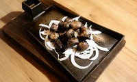 臭みなく独特の歯ごたえで、サッパリとした味わいが特徴。