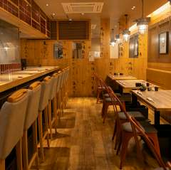 木を基調とした落ち着いた雰囲気