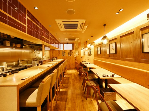 木を基調とした落ち着いた雰囲気