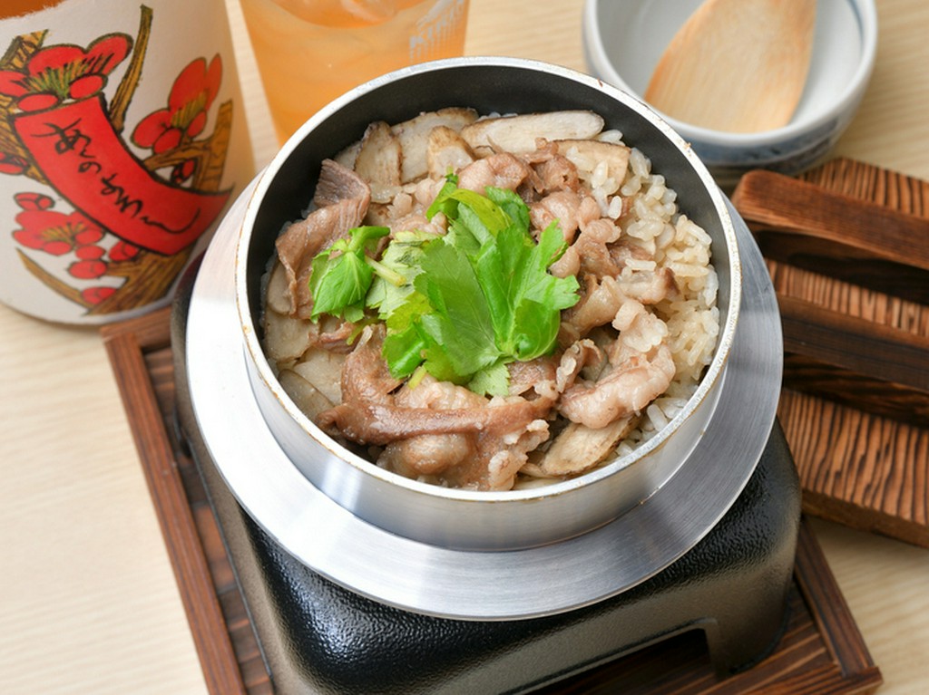 ふんわりこだわりの「だし」が香る『季節の釜飯』　