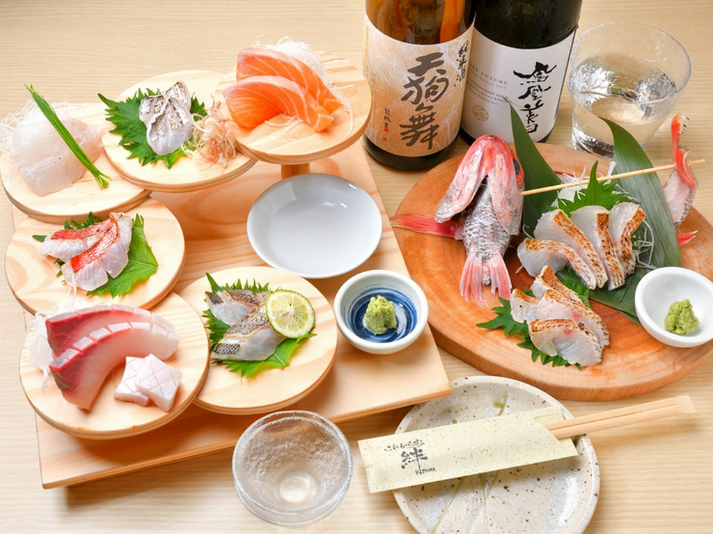 北陸や地の物を贅沢に。『お造り盛り合わせ』