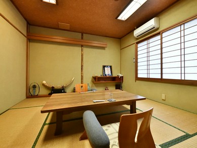 プライベート空間で食事を楽しめる個室も完備