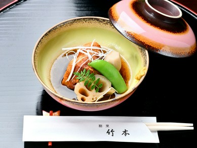 『豚の角煮』はまろやかな肉の旨みがジュワーッと沁みわたる、至福のおいしさ。