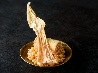 やさしい甘みを楽しむ『とうもろこしクリームのカンノーリ』