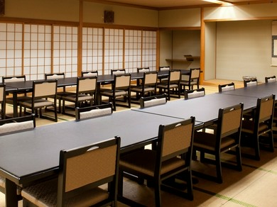 ゆっくり落ち着きながら、まずはお腹を満たして