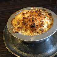 牡蠣グラタン・冬季限定(柚子の香り)、ホタテ貝柱のグラタン、チキングラタン等
用意しています。