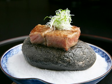 洗練された空間で、食事や会話を心ゆくまで堪能