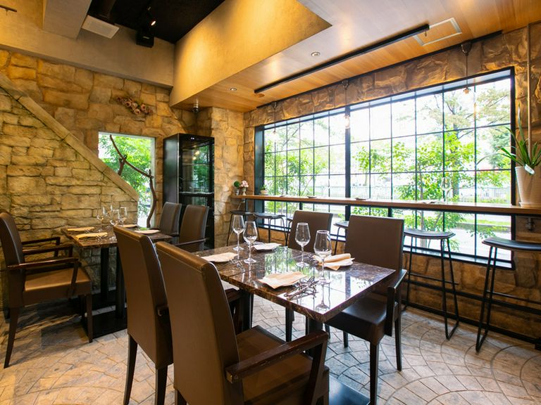 アンティークな趣きの心落ち着く空間