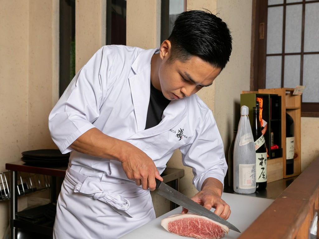 熟練シェフ自らの調理が楽しめます