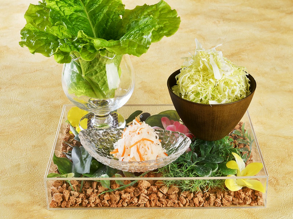 『お通し』はフレッシュな野菜がたっぷり。おかわり可能